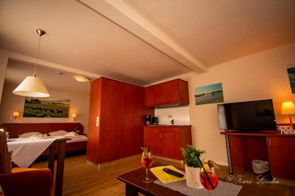 באליה Hotel Zwei Linden - Links Der Elbe - Niedersachsen מראה חיצוני תמונה